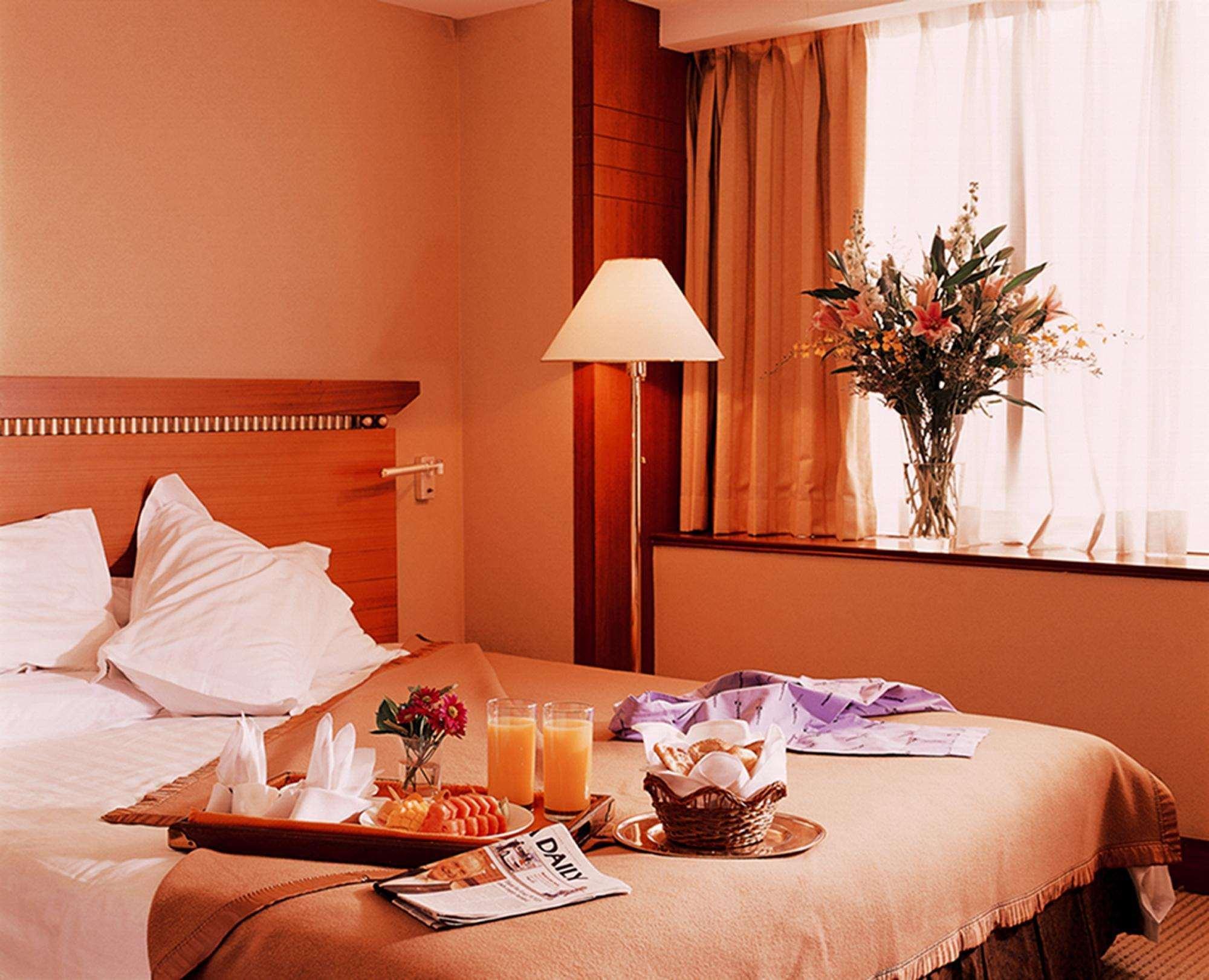 Swissotel Hong Kong Macau Center Hotel 5*