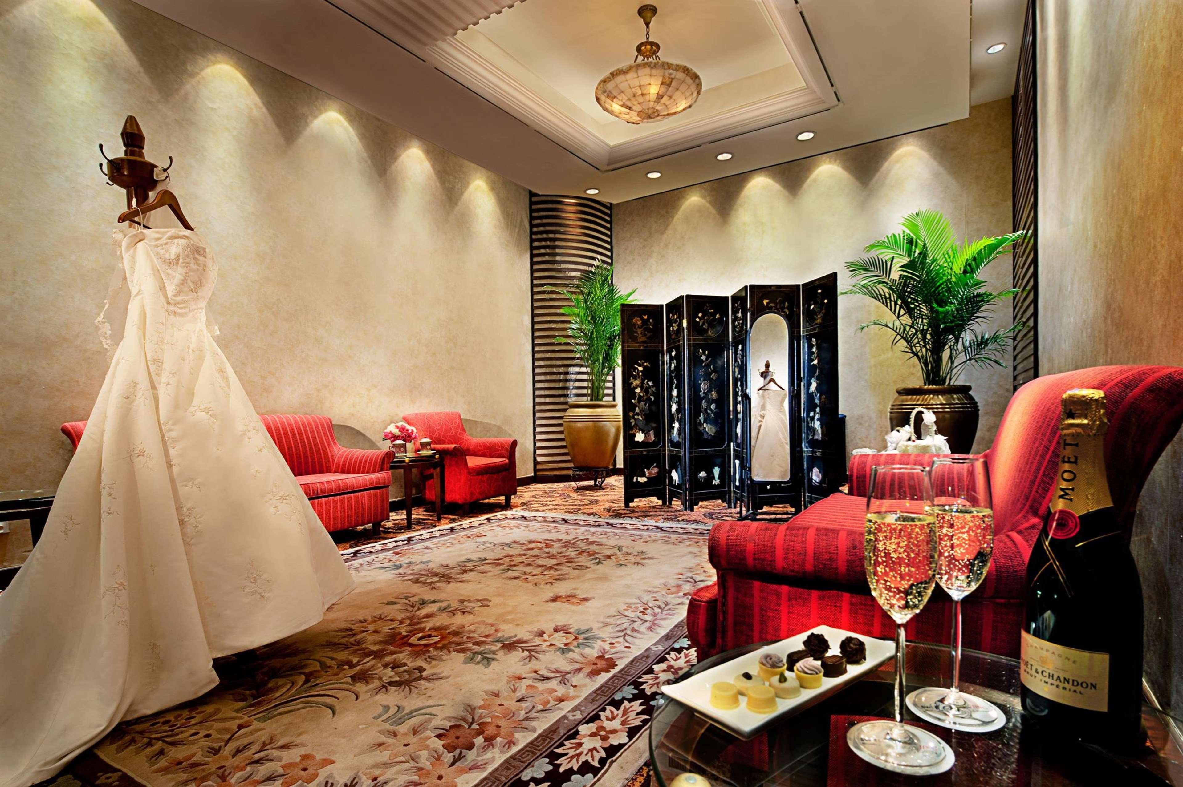 Hotel Swissotel Hong Kong Macau Center 5*