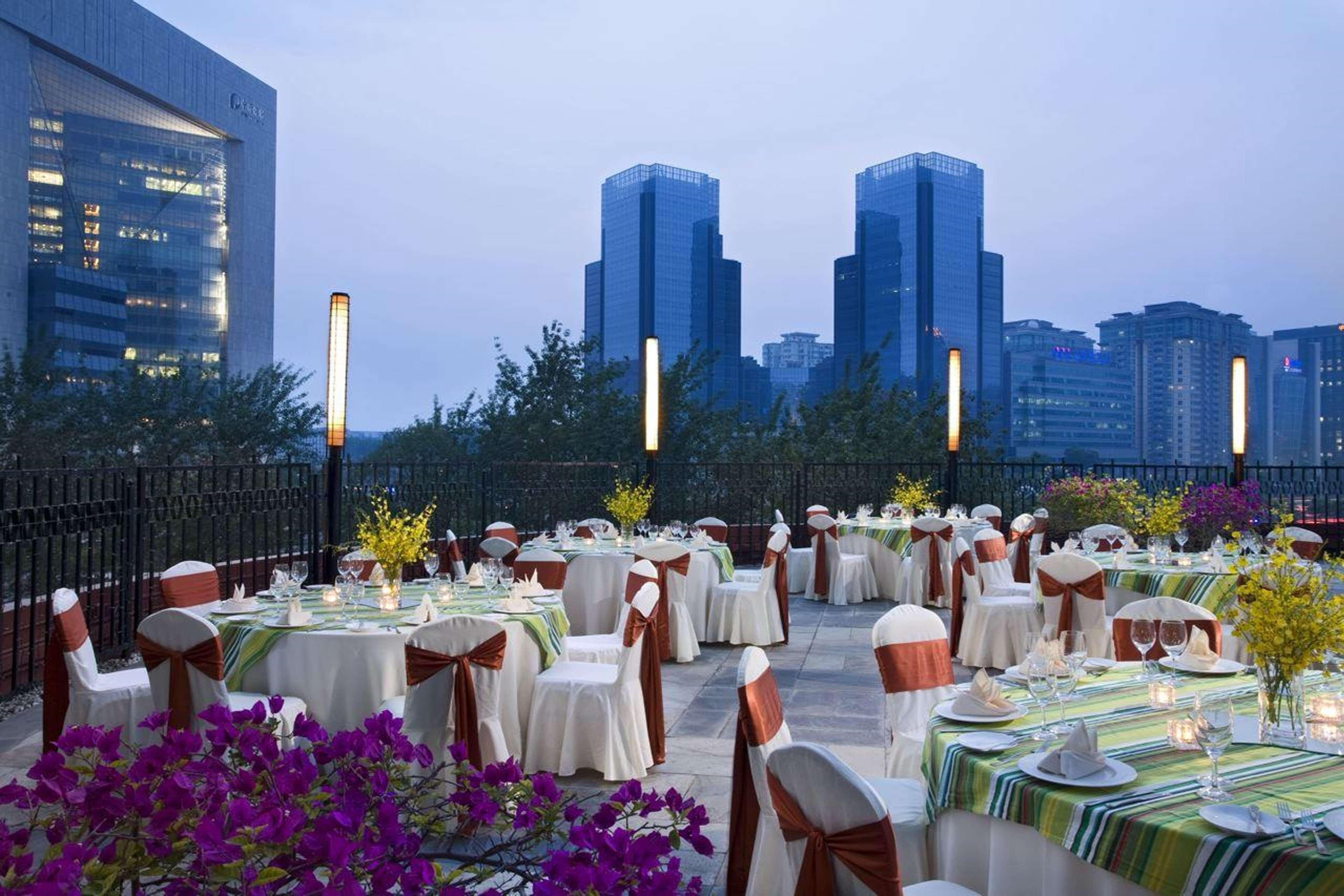 Swissotel Hong Kong Macau Center Hotel 5*
