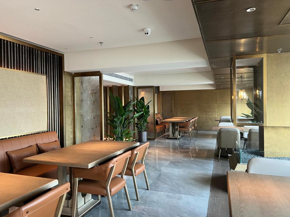 Swissotel Hong Kong Macau Center 5*