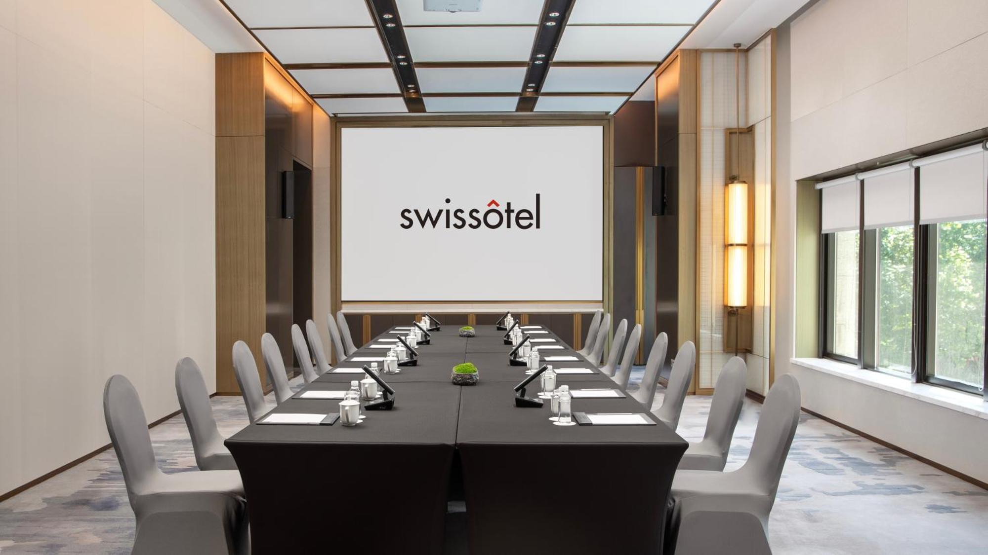 Swissotel Hong Kong Macau Center